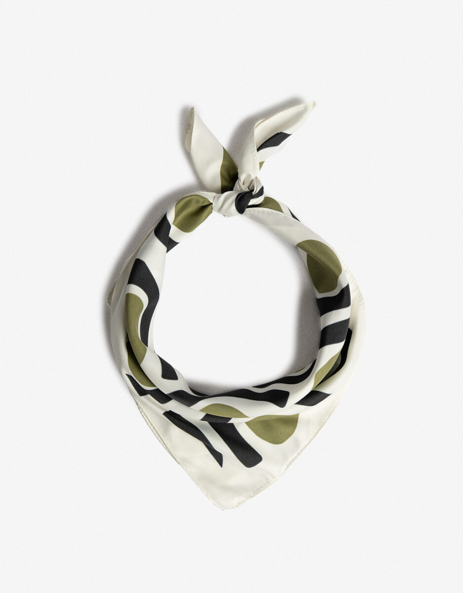 Pañuelo Con Estampa Geometrica 