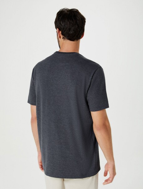 CAMISETA BÁSICA MANGA CORTA GRIS OSCURO
