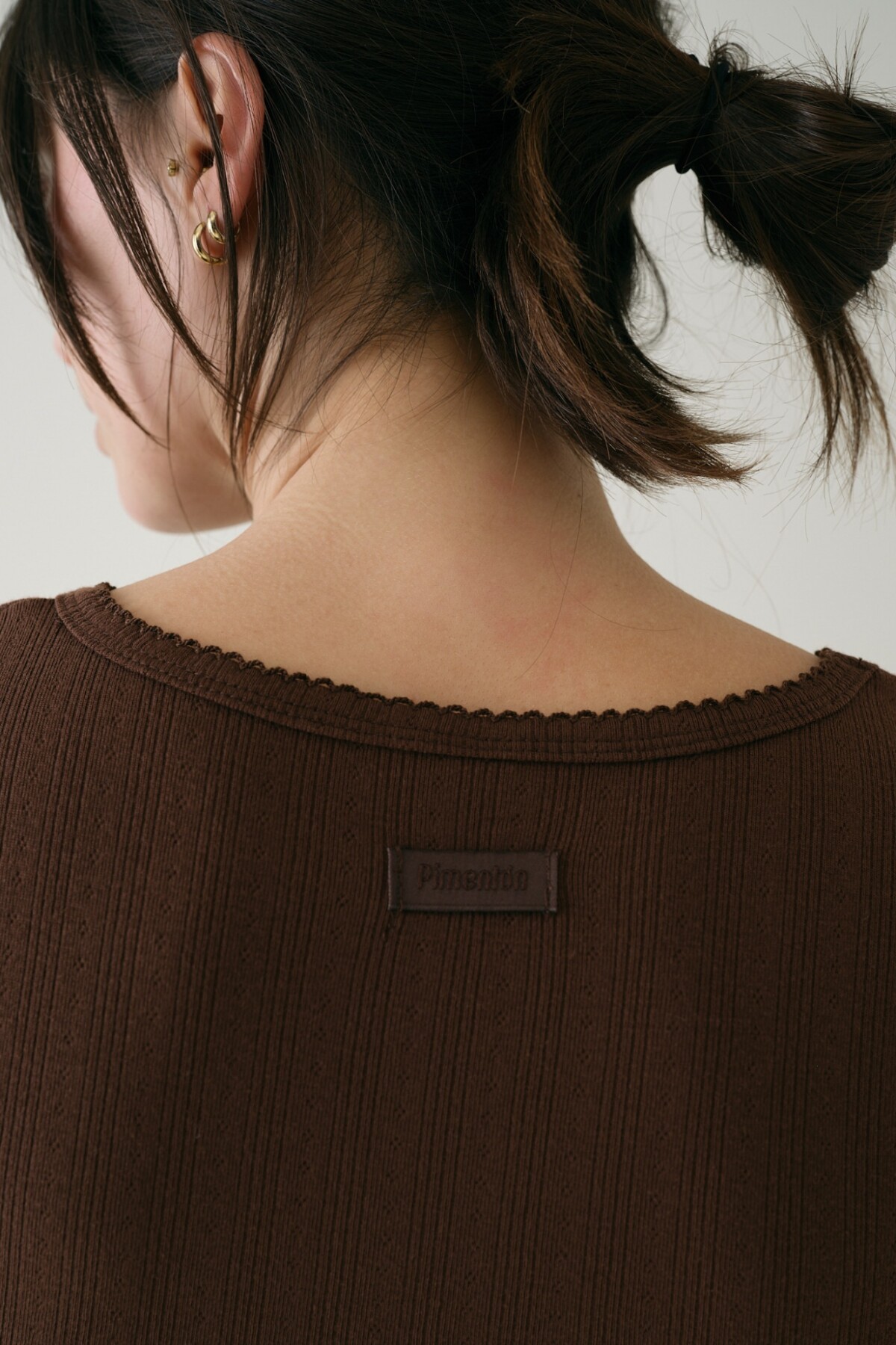Remera Entallada Pointelle Marron