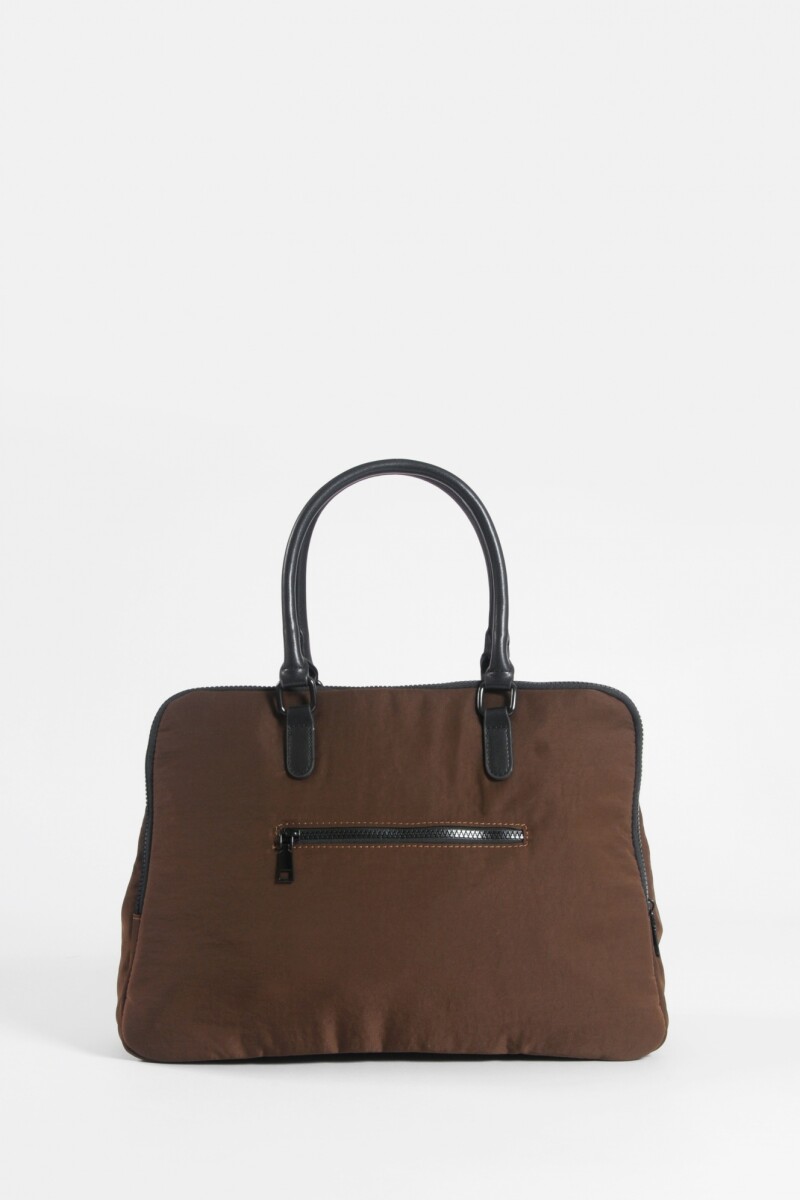 Briefcase con llavero marrón