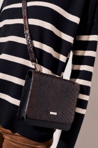 Cartera Snake Texturada Marron
