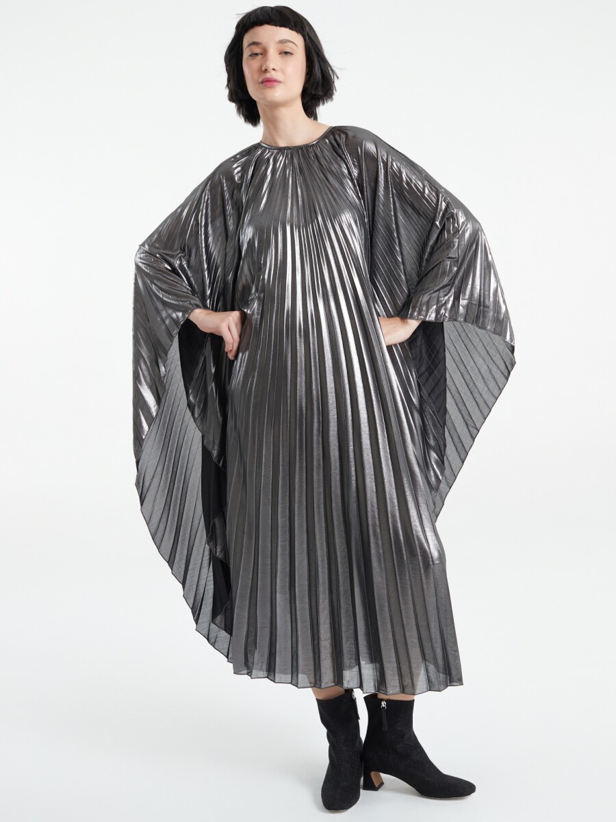 VESTIDO TIPO CAPA 