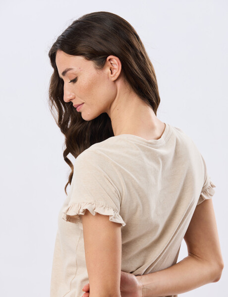 REMERA DE ALGODÓN CON VOLADO Beige