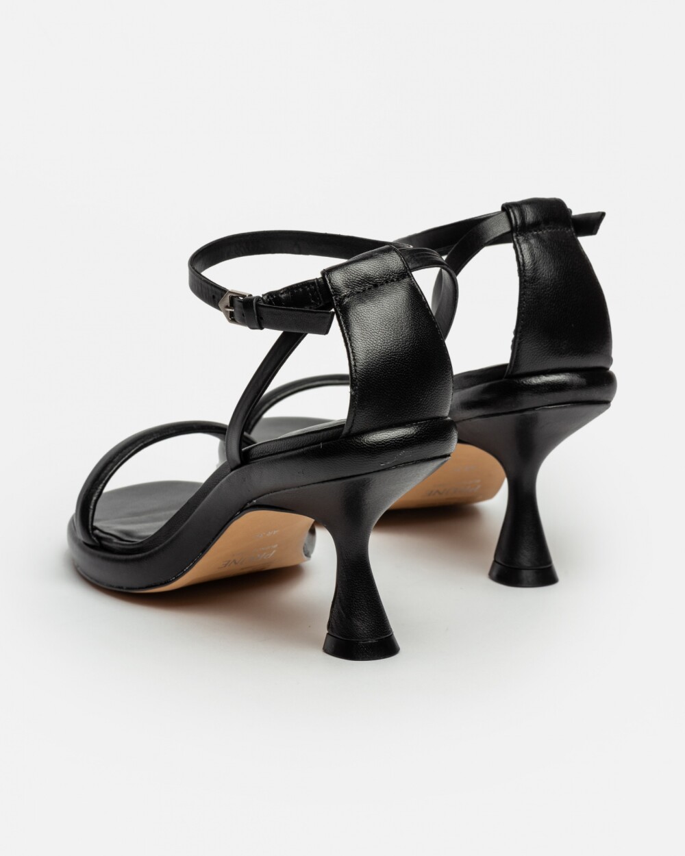 Sandalia Alta Kai En Cuero Liso Negro