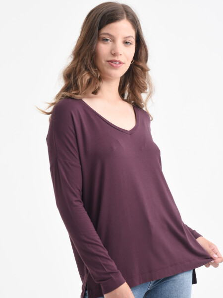 Remera manga larga escote en V Ciruela