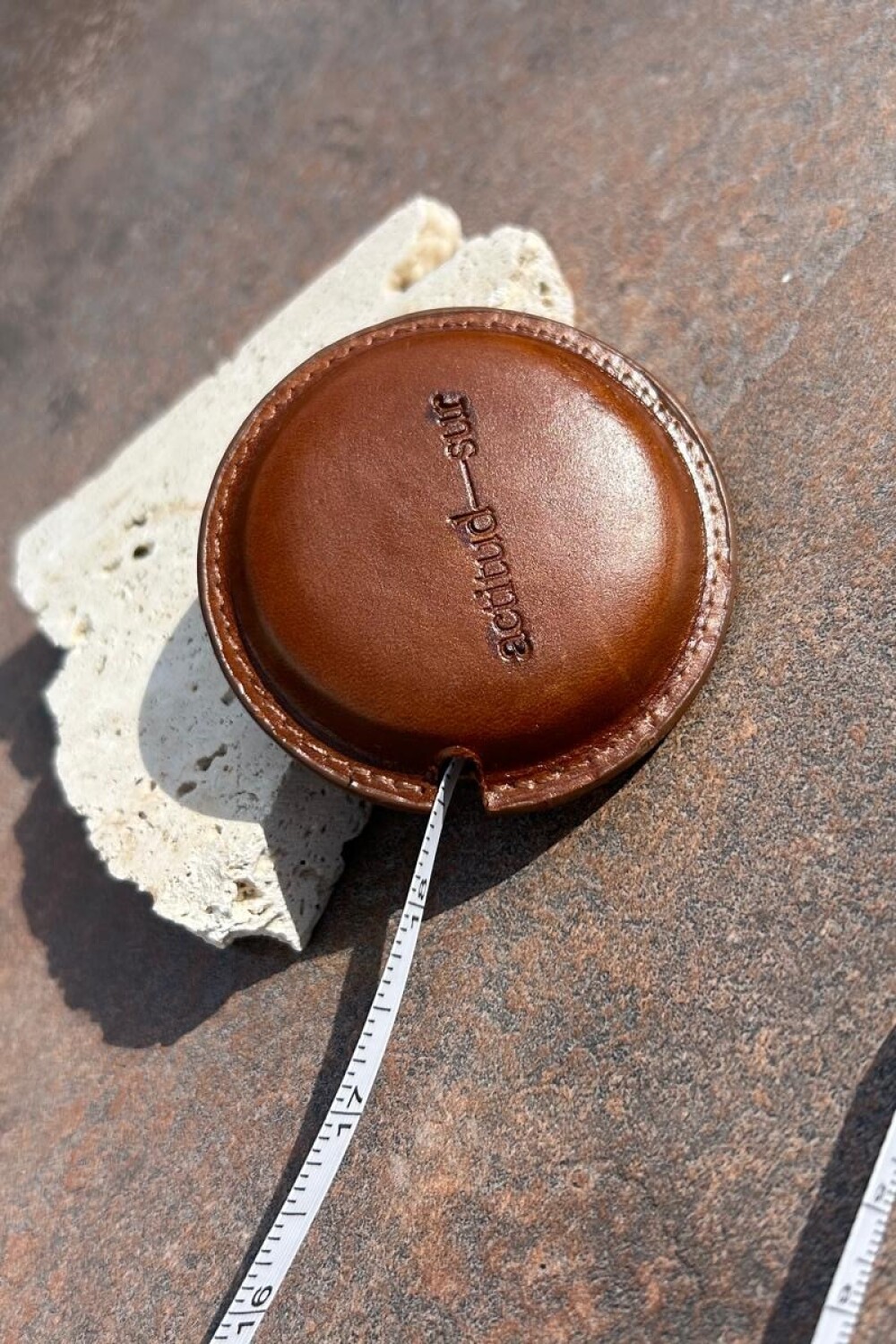 Pleasure Measure Round Camel