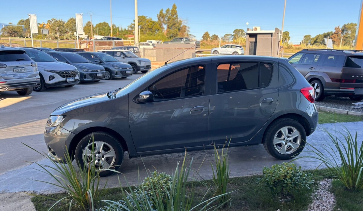 Renault Sandero 1.6 Privilege - 2018 Renault Sandero 1.6 Privilege - 2018