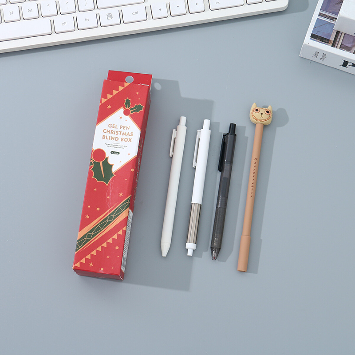 Caja Sorpresa Navidad Con 4 Bolígrafos De Gel Negro 0.5mm 