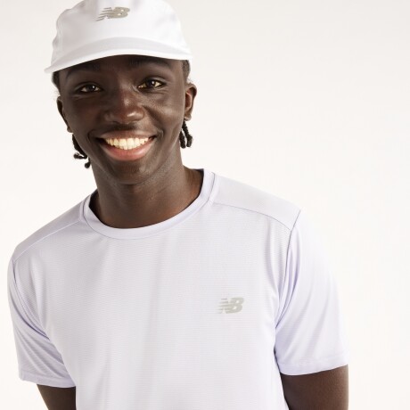 Remera New Balance de Hombre Sport Essentials MT41222SMV LILA