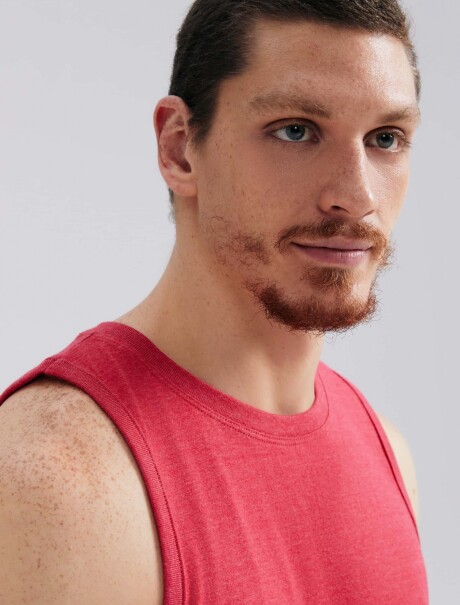 MUSCULOSA BÁSICA WORLD ROJO