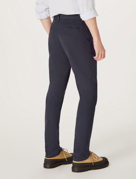 PANTALÓN ESTILO CHINO SLIM AZUL