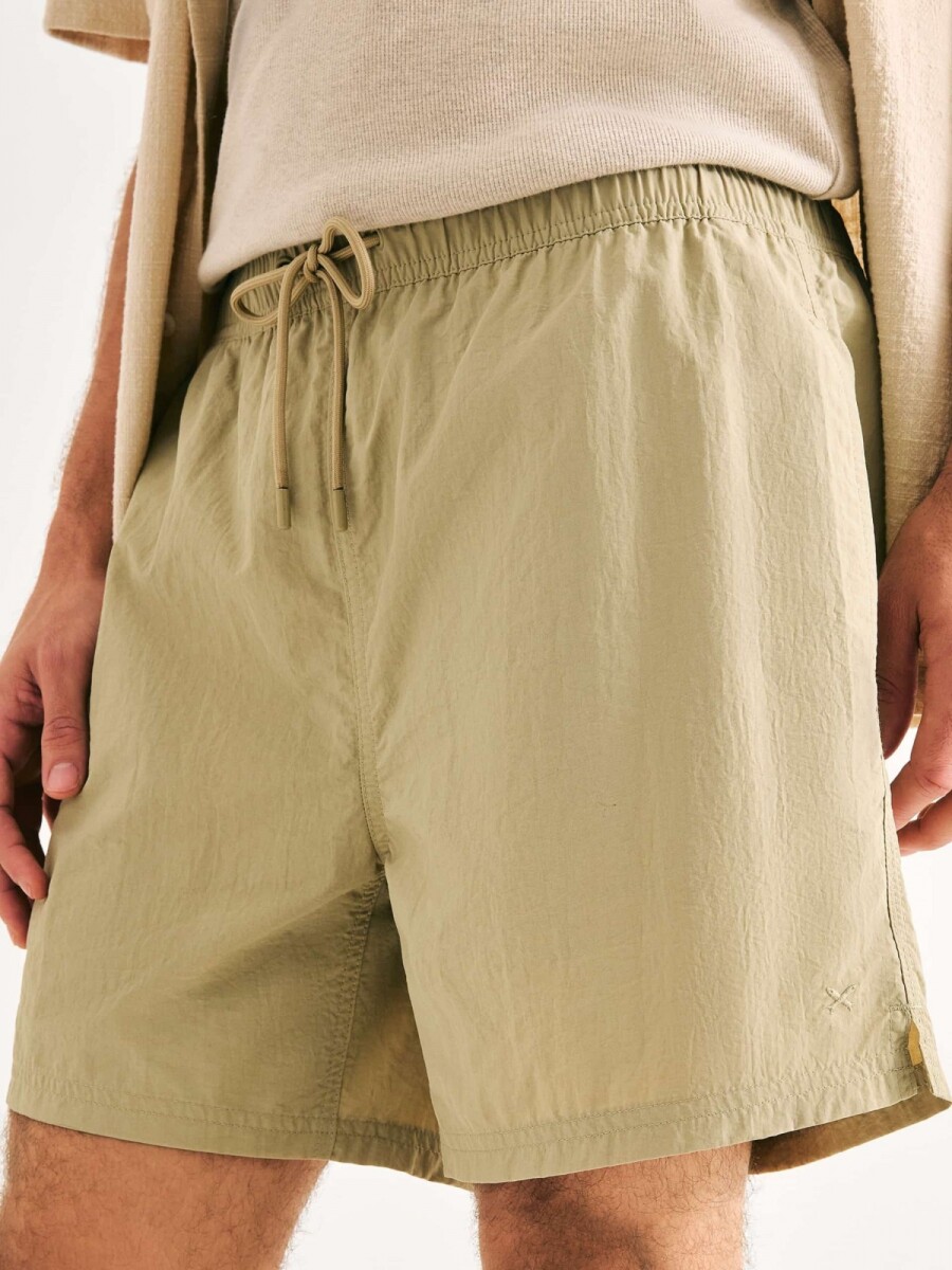 SHORT MODELO RECTO CON CORDÓN - BEIGE 