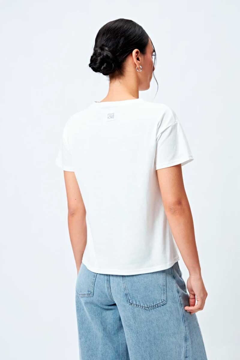 REMERA PIECE OF CAKE NORIKUMO Blanco