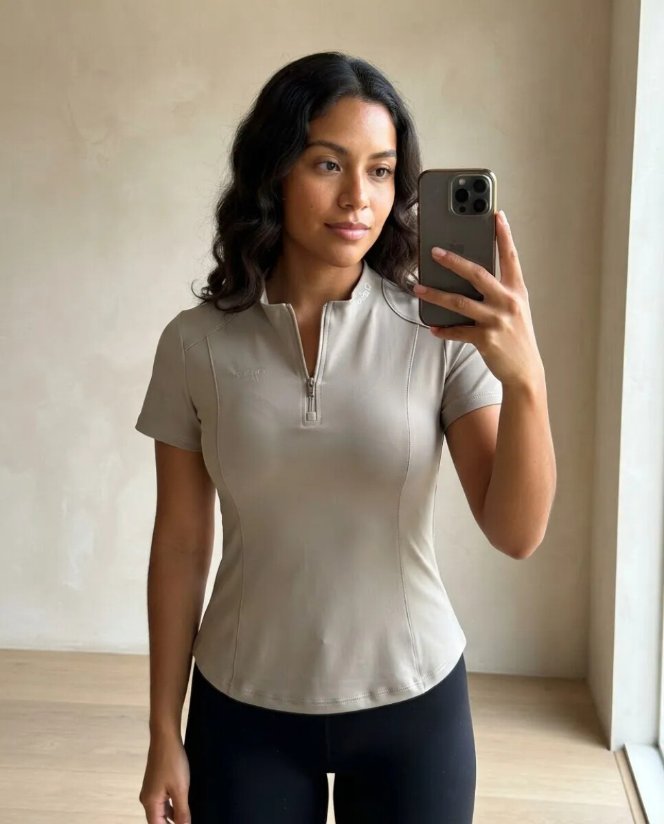 Remera Medio Cierre Oreiro - Beige 