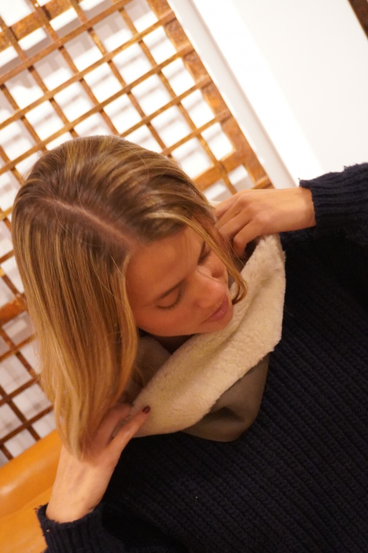 Simple Warm Neck Marrón