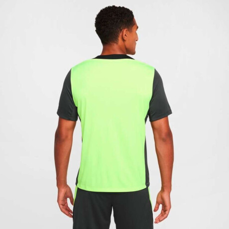 Remera Nike Strike de Hombre Amarillo