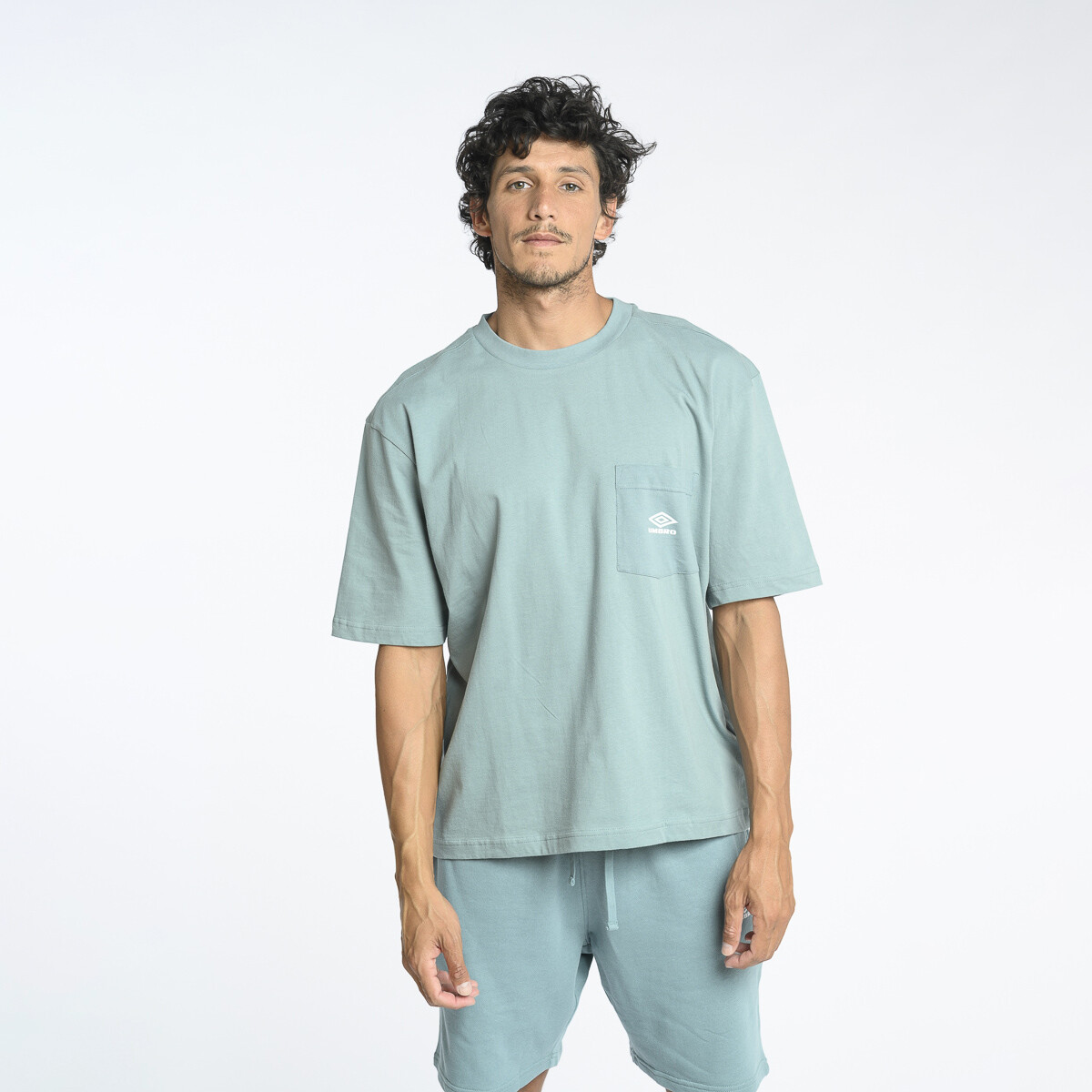 T- SHIRT BOXY POCKET TEE Umbro Hombre - 00f 