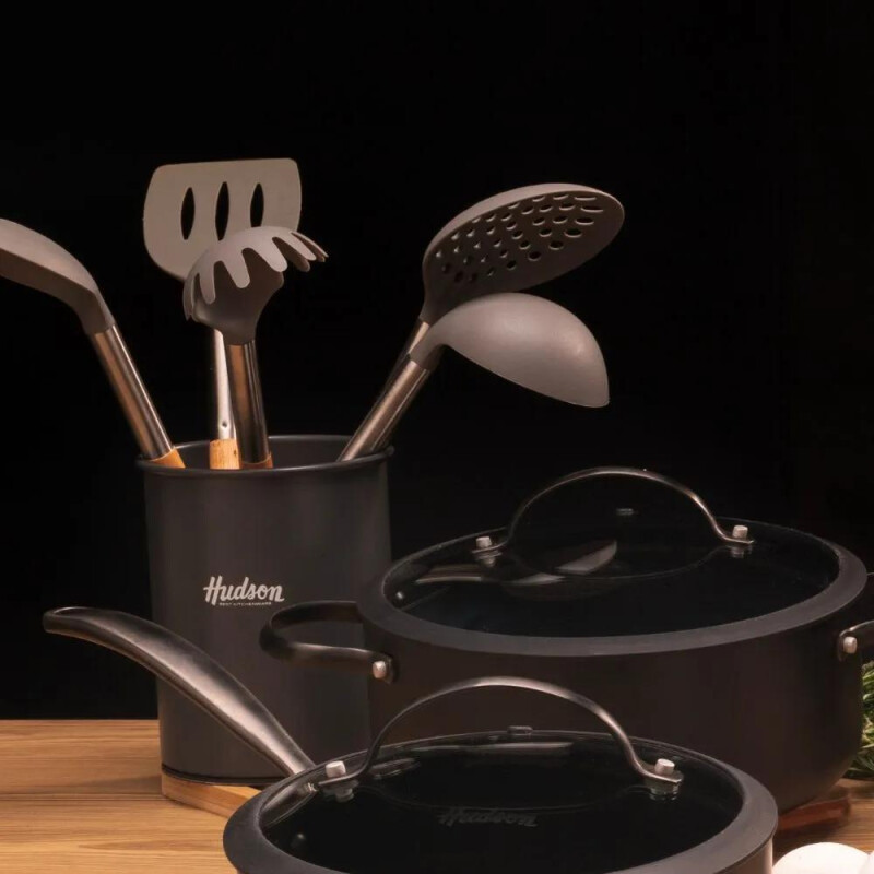 Set de 6 Utensilios con Mango de Madera Gris
