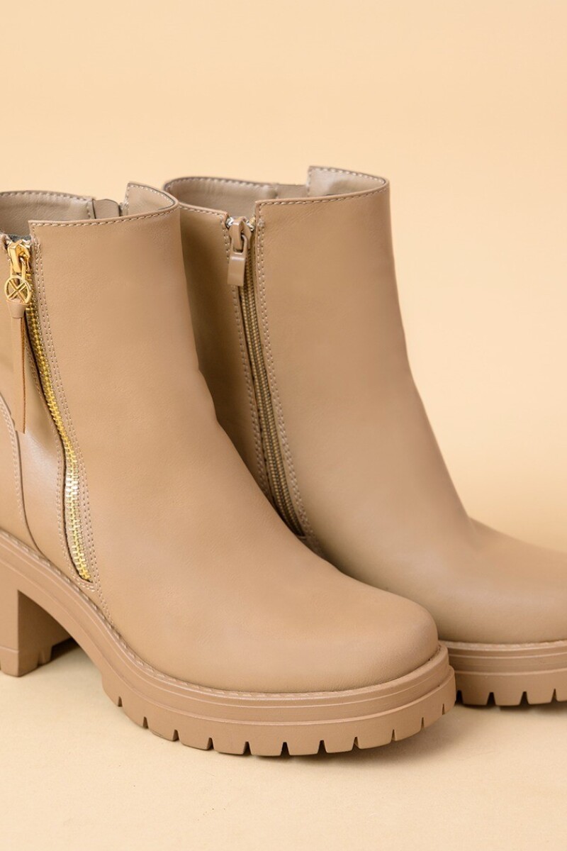 Bota Eco Cuero. Bota Eco Cuero.