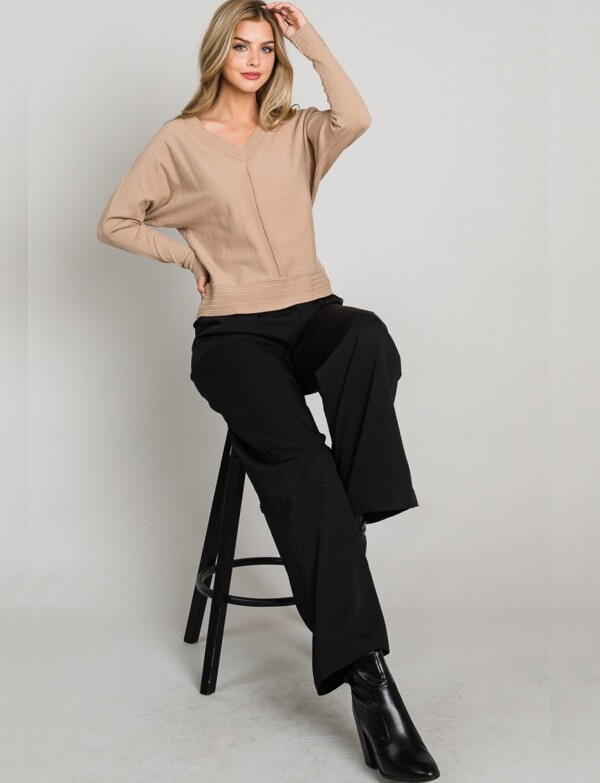 Buzo Tejido Fino Escote V Con Costura Central BEIGE