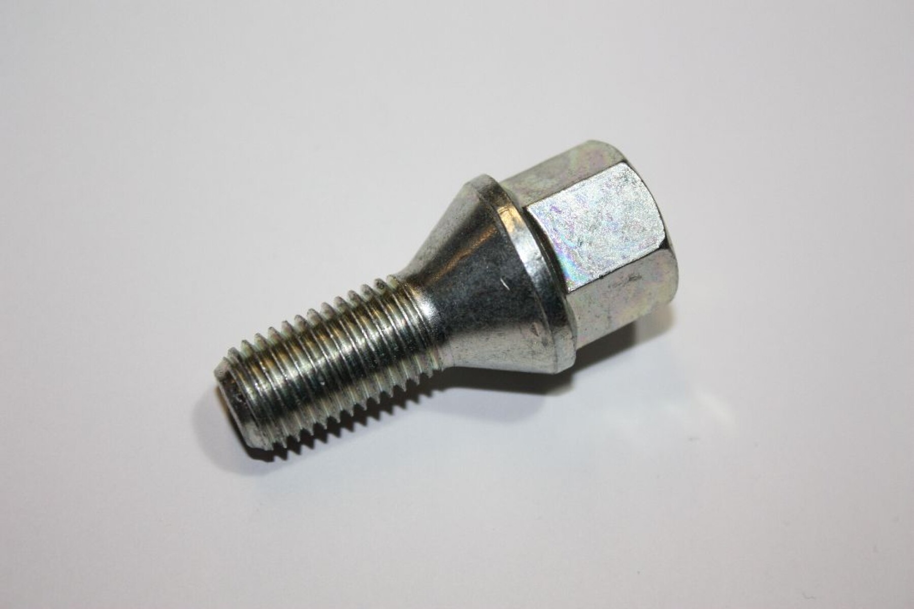 TORNILLO CHEVROLET RUEDA CORSA CROMADO - 
