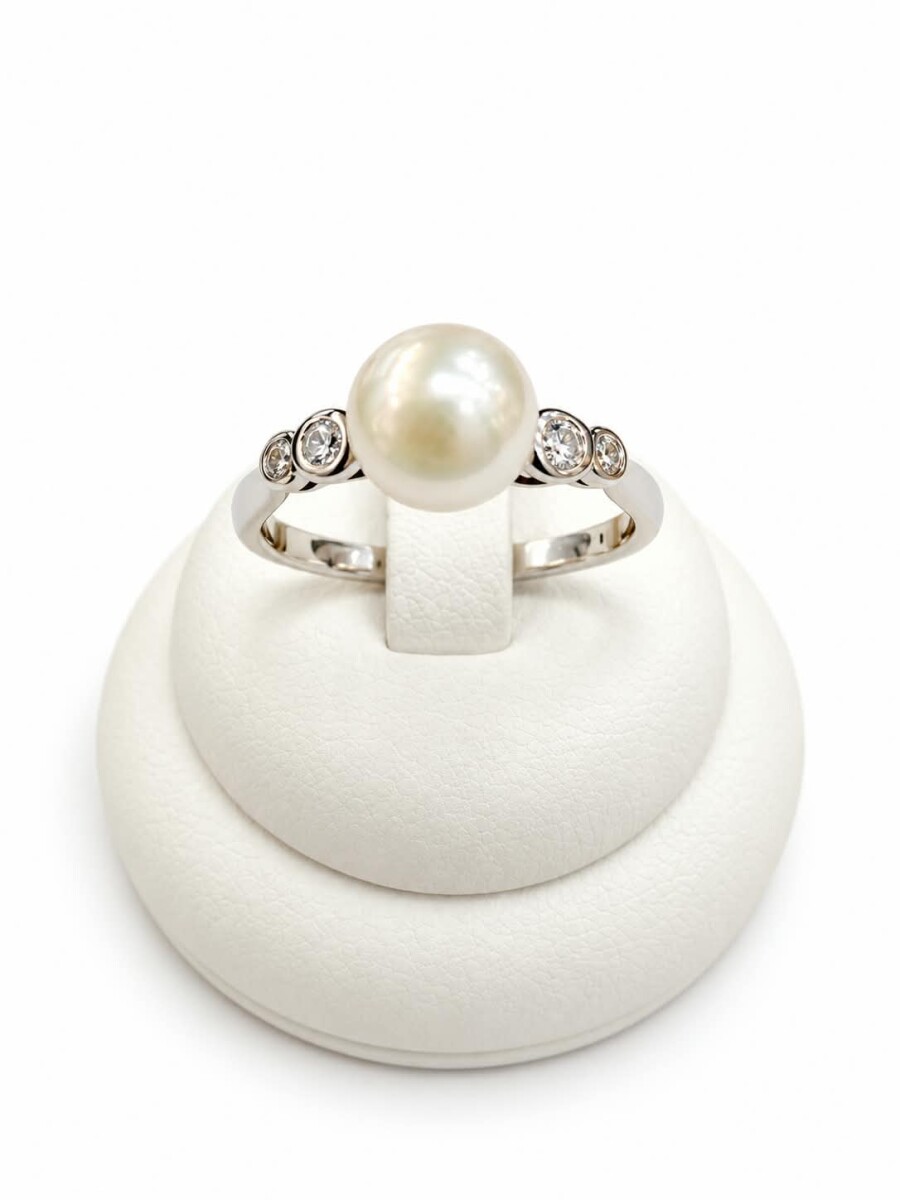 Anillo en Oro blanco 18kt con perla y Brillantes 