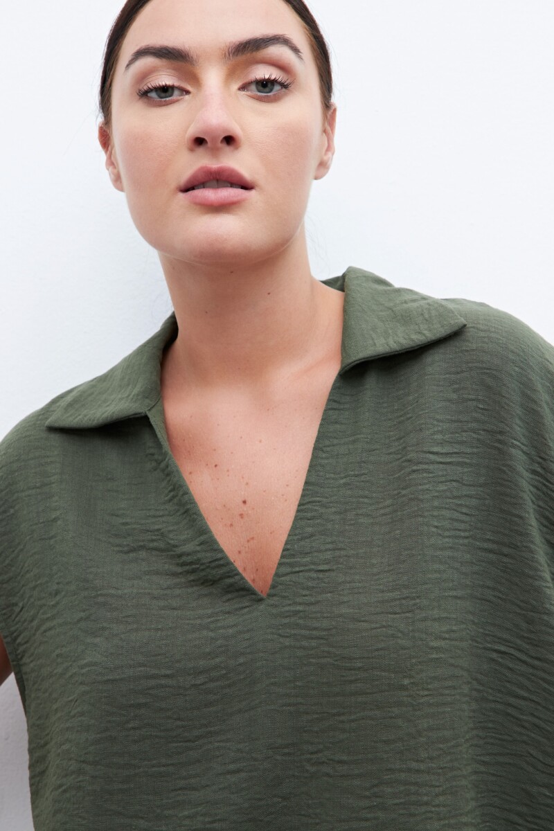 Blusa cuello camisa verde oliva