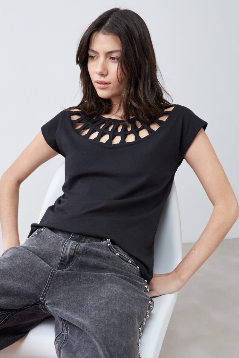 Remera calada negro