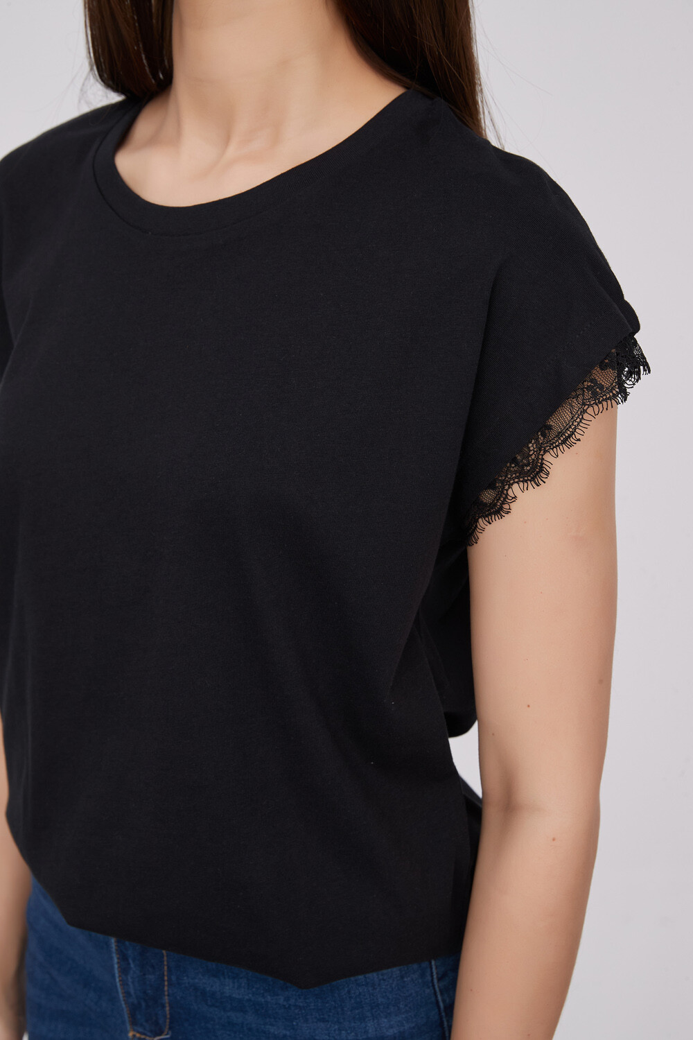 Remera Ashay Negro