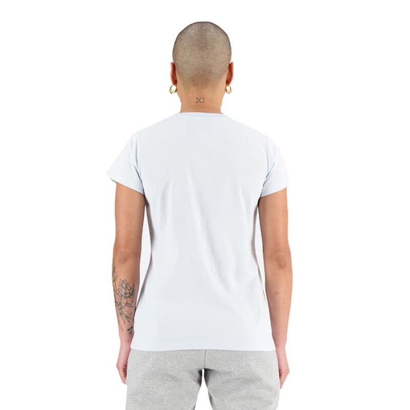Remera New Balance Essentials de Mujer - WT31546IB Celeste
