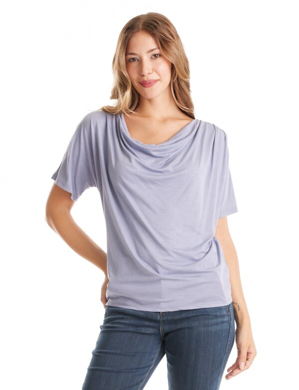 Remera Cuello Volcado CELESTE