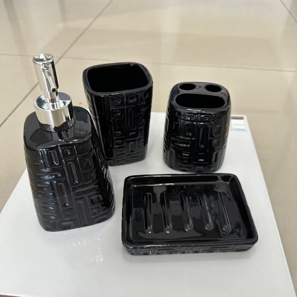 Set de accesorios de baño 4 piezas Negro Set De Accesorios De Baño 4 Piezas Negro