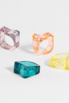 Set de cuatro anillos resina plano 18 mm multicolor