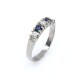 Anillo en oro 18k blanco brillantes y zafiros. Anillo en oro 18k blanco brillantes y zafiros.
