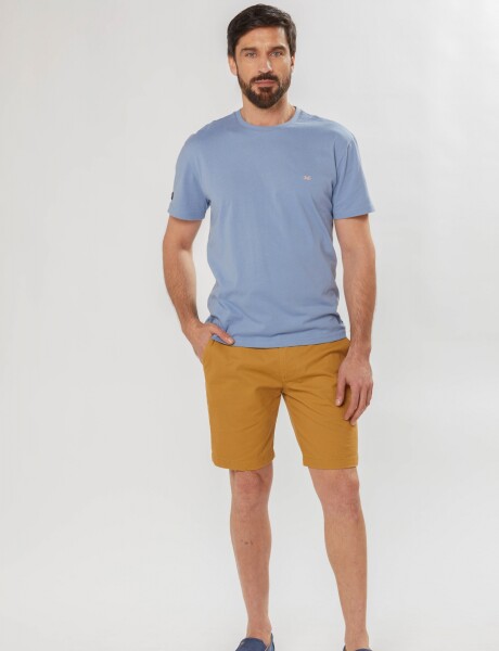 BERMUDA CLÁSICA CON SPANDEX Mostaza