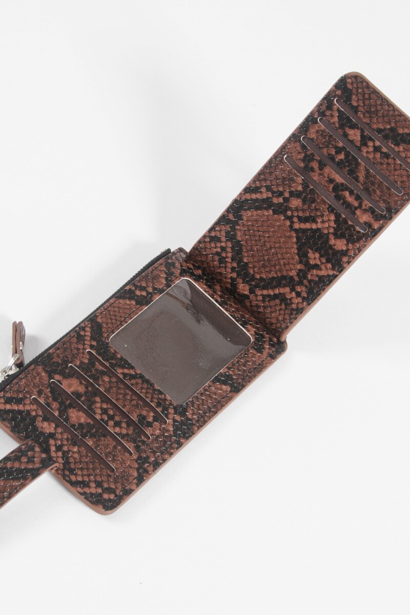Tarjetero con presilla chocolate