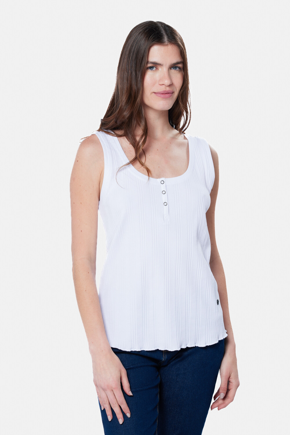 MUSCULOSA RIB CON BOTONES Blanco