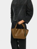 Bolso Tote Con Penduro camel