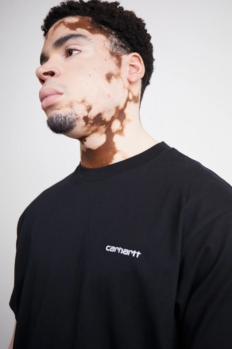 S/S SCRIPT EMBROIDERY T-SHIRT Negro