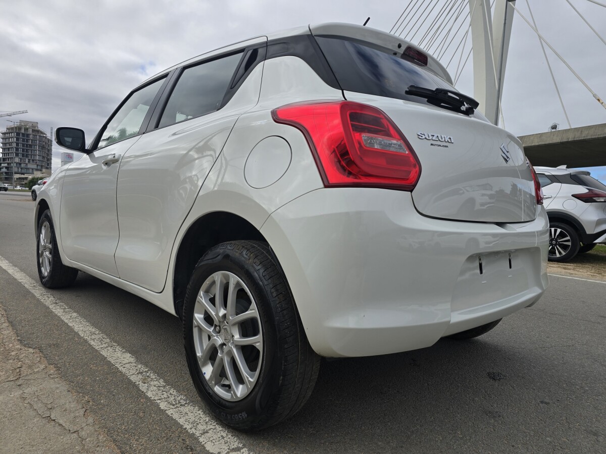 Suzuki Swift GL 1.2 EXCELENTE ESTADO! | Permuta / Financia Suzuki Swift GL 1.2 EXCELENTE ESTADO! | Permuta / Financia