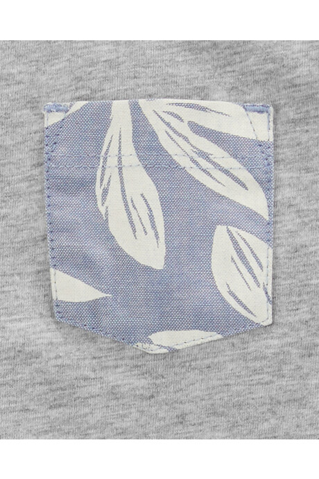 Remera henley de algodón, manga corta, con bolsillo Sin color