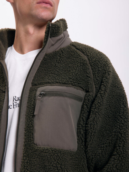 Campera sherpa estampada Verde