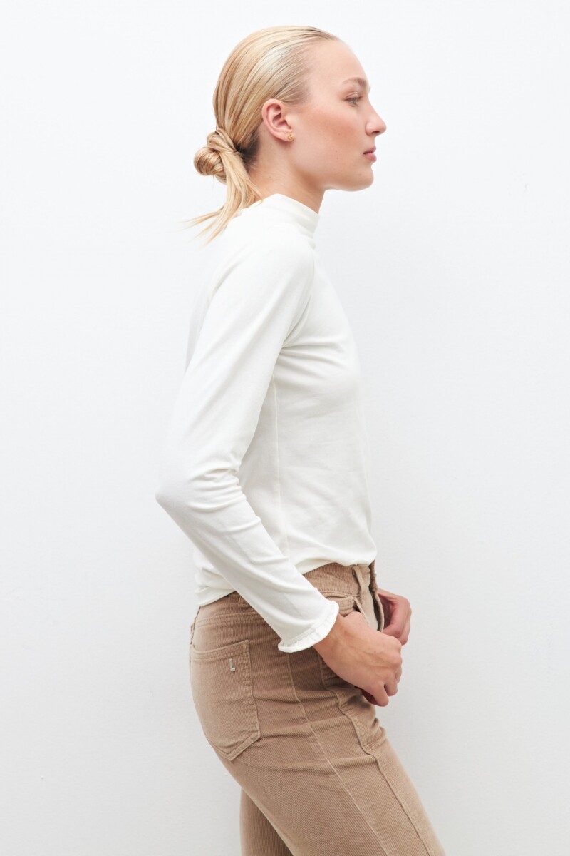 Media polera con volado en puños blanco
