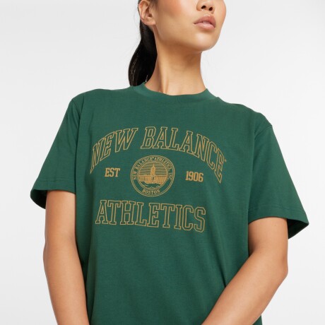Remera New Balance de Dama - ATHLETICS OVERSIZE - WT43548NWG NIGHTWGR