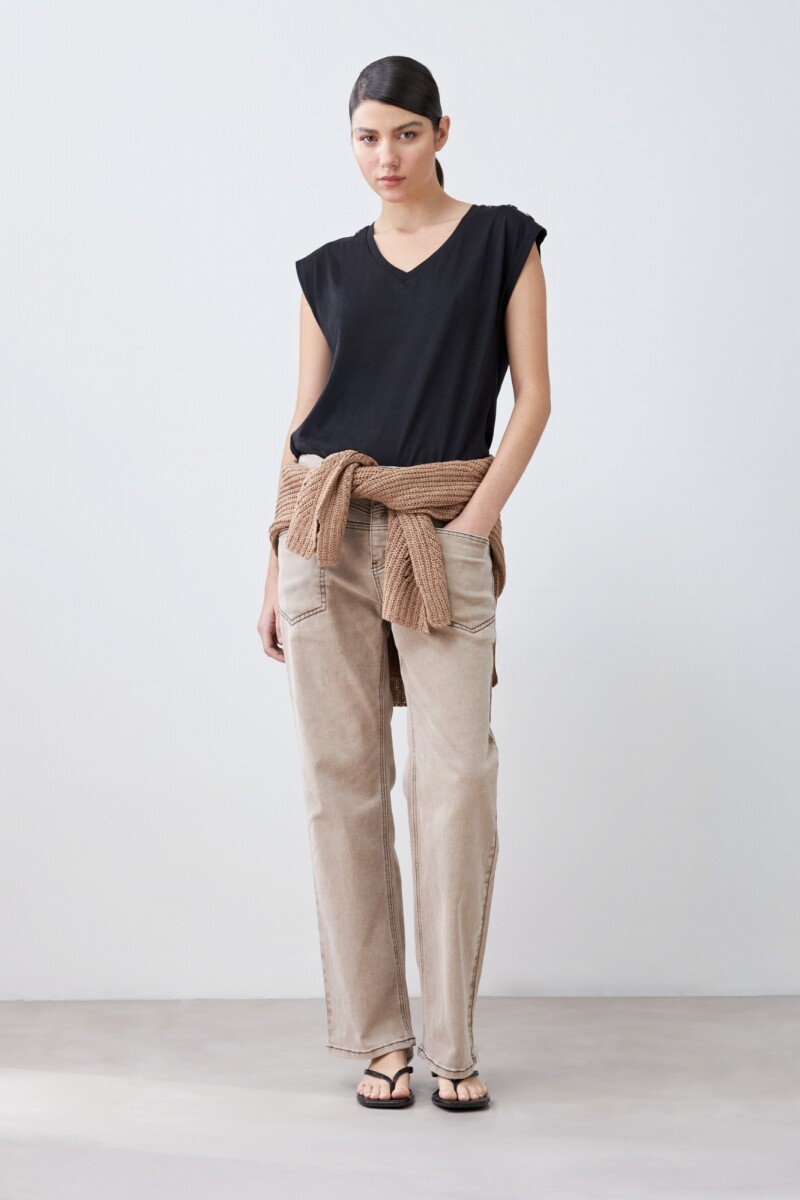 Remera con botones en hombros - negro 