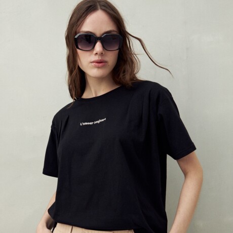 REMERA LIATRA Negro