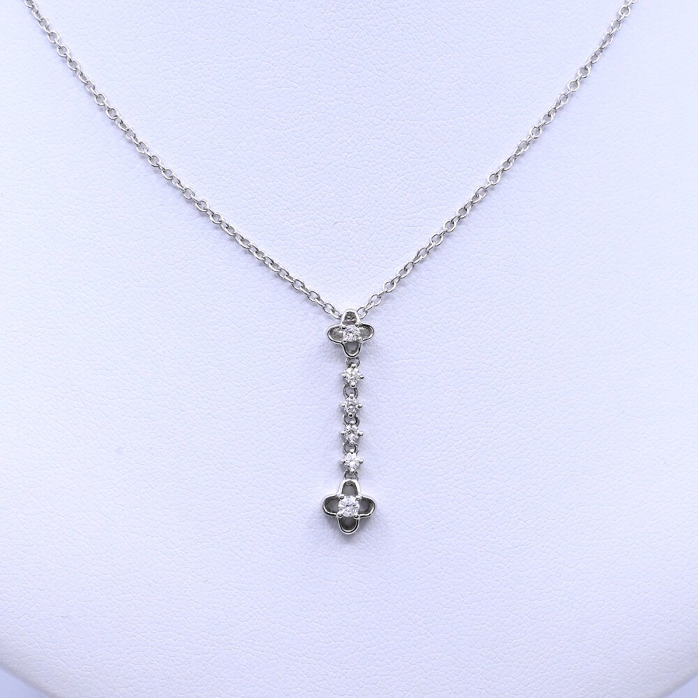 Colgante oro 18k blanco con brillantes. Colgante oro 18k blanco con brillantes.