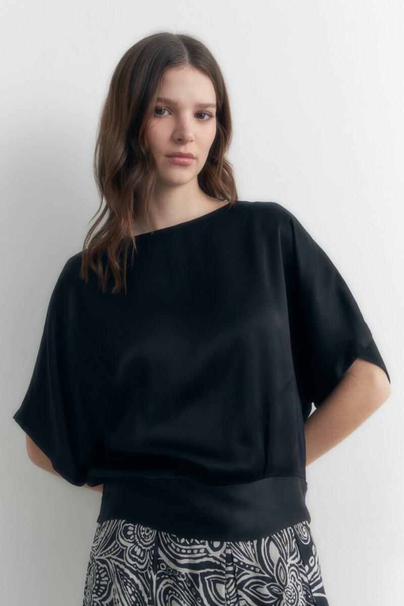 Blusa satinada - negro 