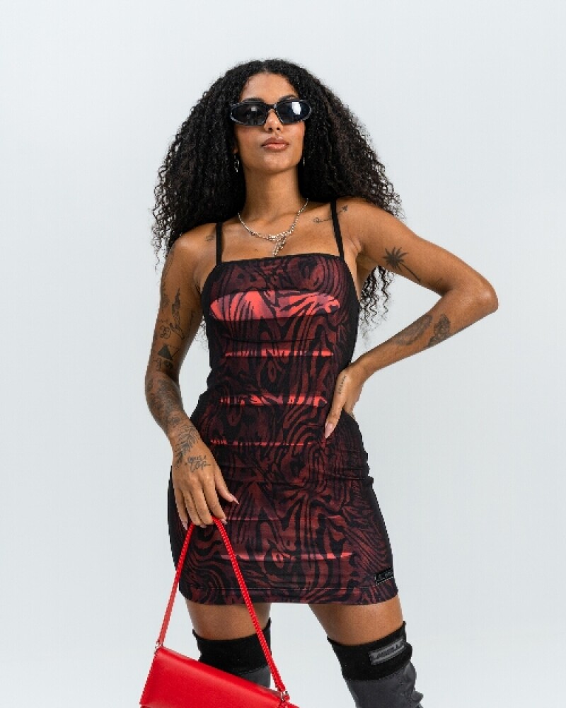 Vestido con breteles estampado con rojo y negro U