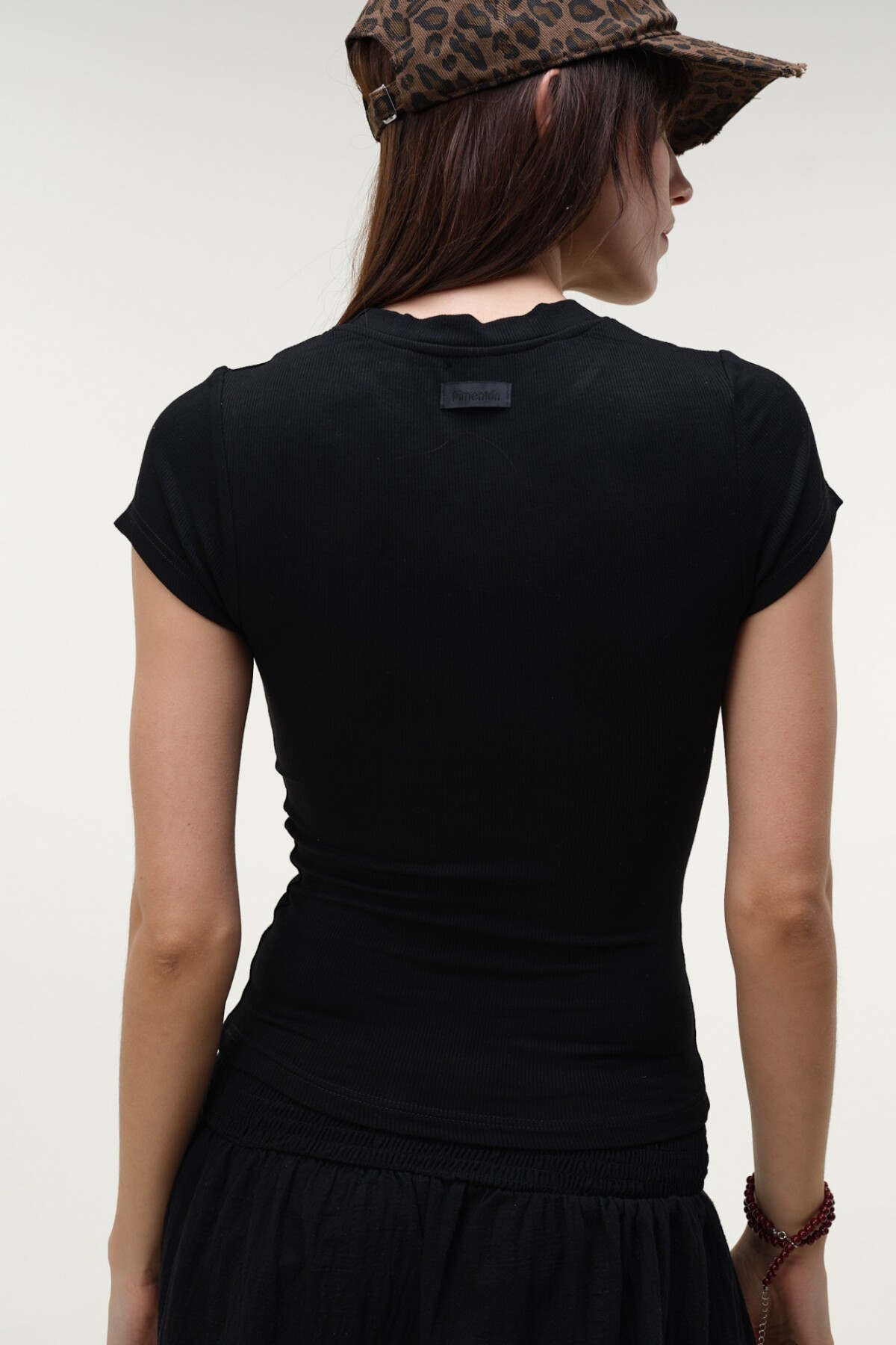 Remera Entallada Rib Negro